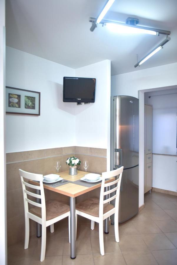 Modern Apartament Fagaras Ngoại thất bức ảnh